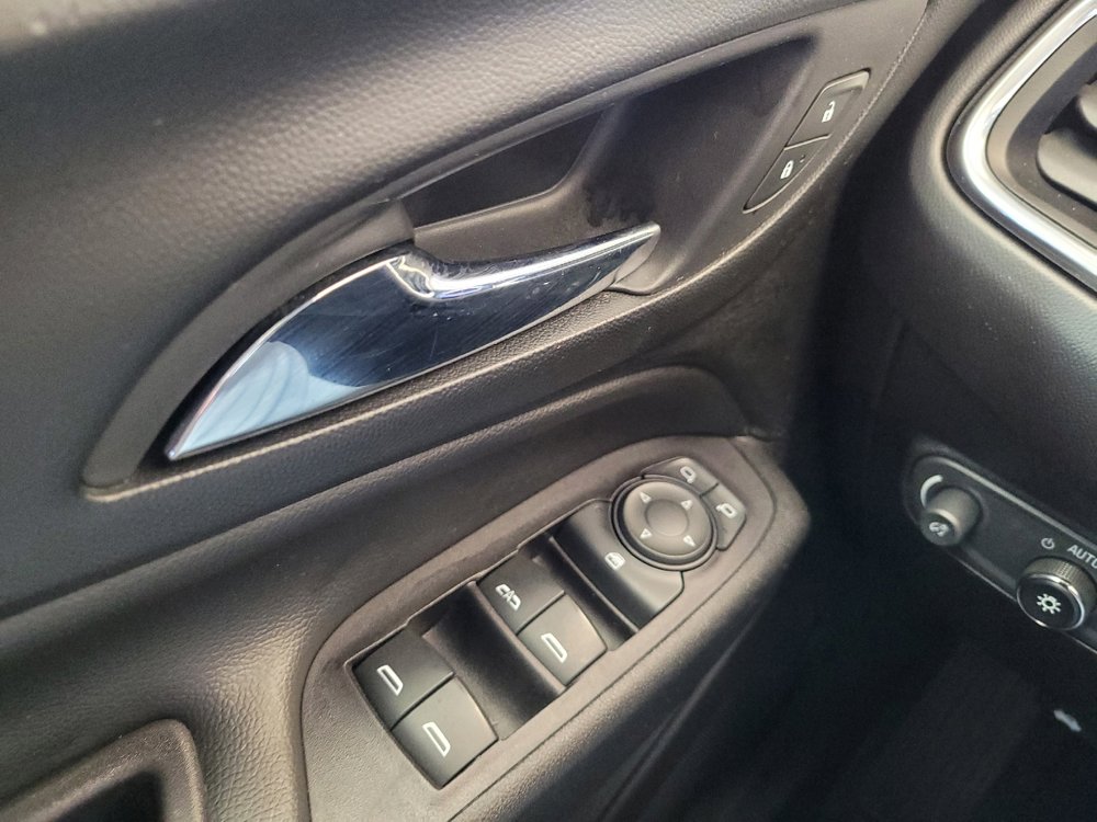 Used 2019 Chevrolet Equinox LT w/ Driver Convenience Package FWD image 27