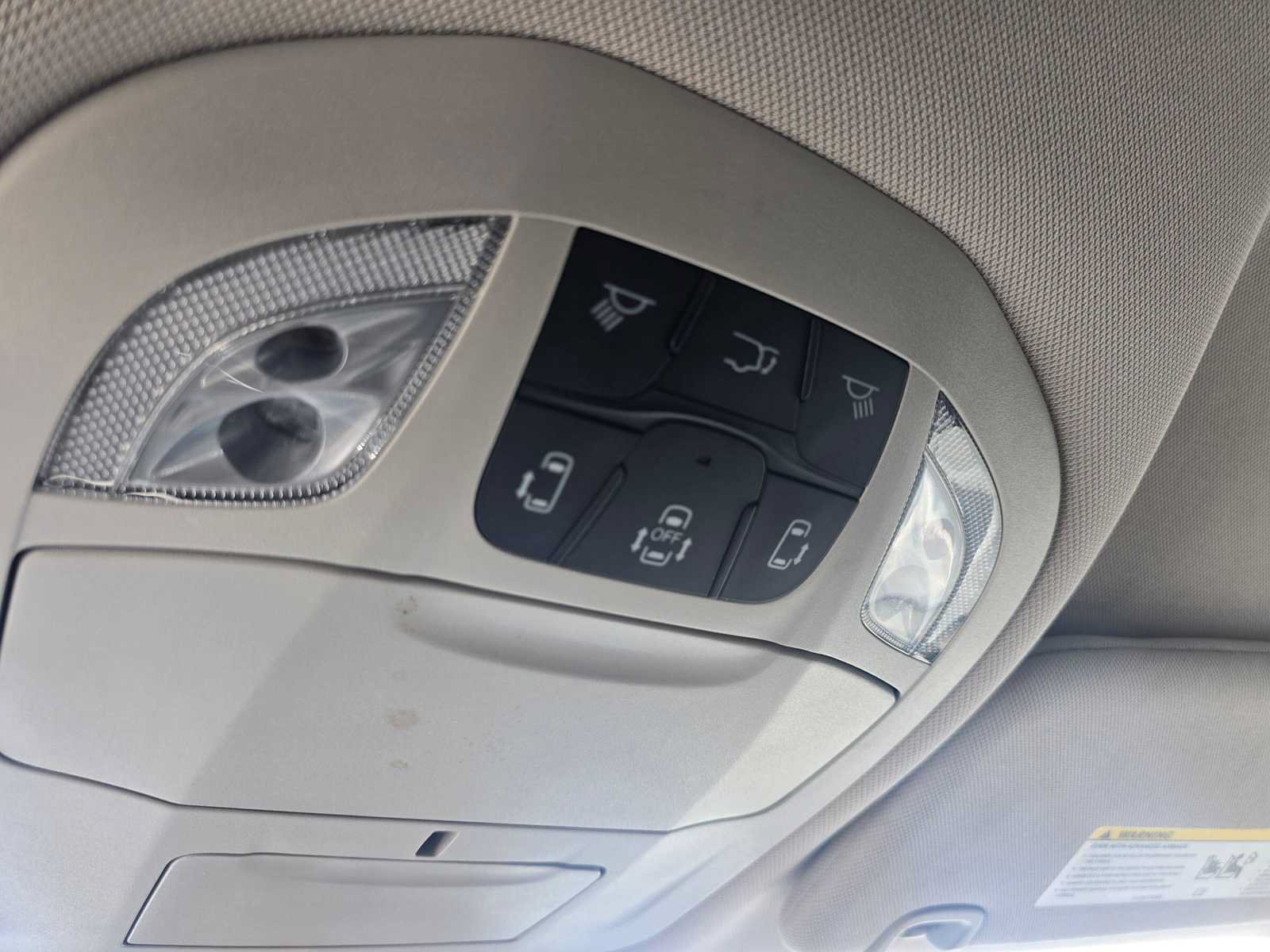 Used 2023 Chrysler Pacifica Touring-L FWD image 34