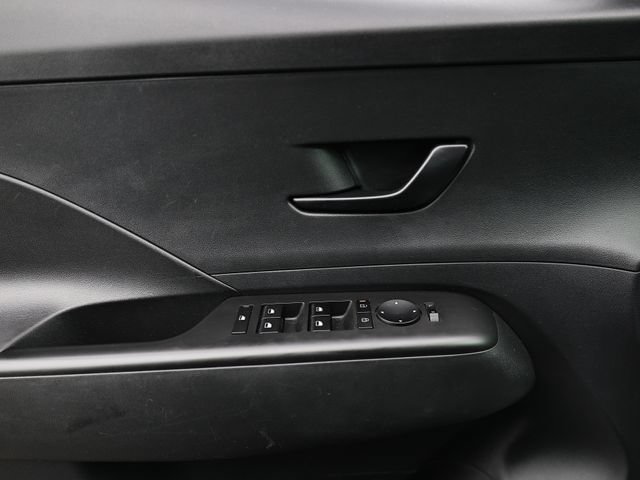 Used 2024 Hyundai Kona SE FWD image 14