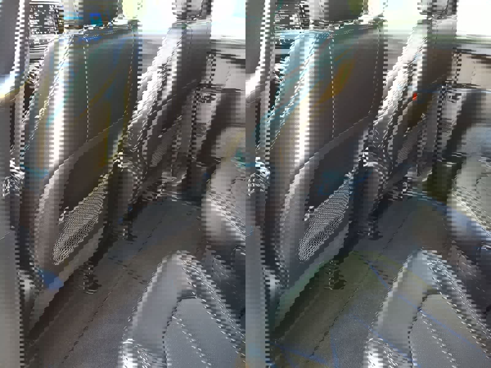 Used 2025 Chrysler Voyager LX image 18