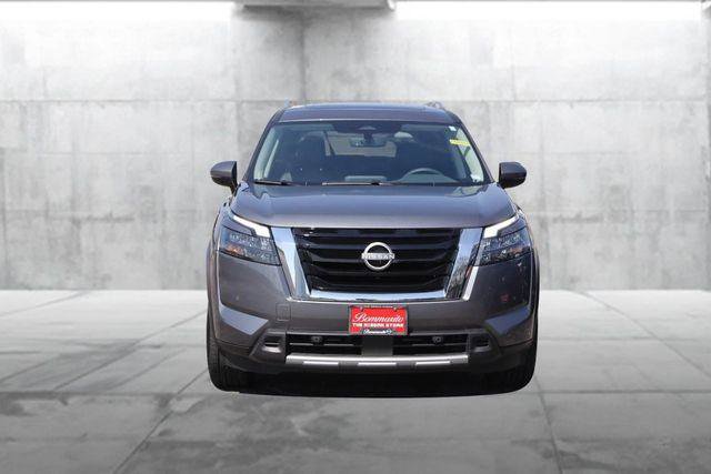Used 2025 Nissan Pathfinder SL w/ SL Premium Package image 4
