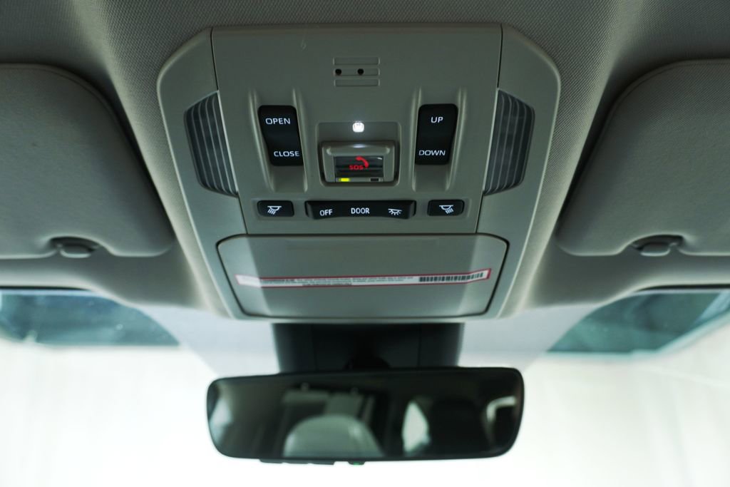 Used 2023 Toyota Highlander Limited FWD image 24