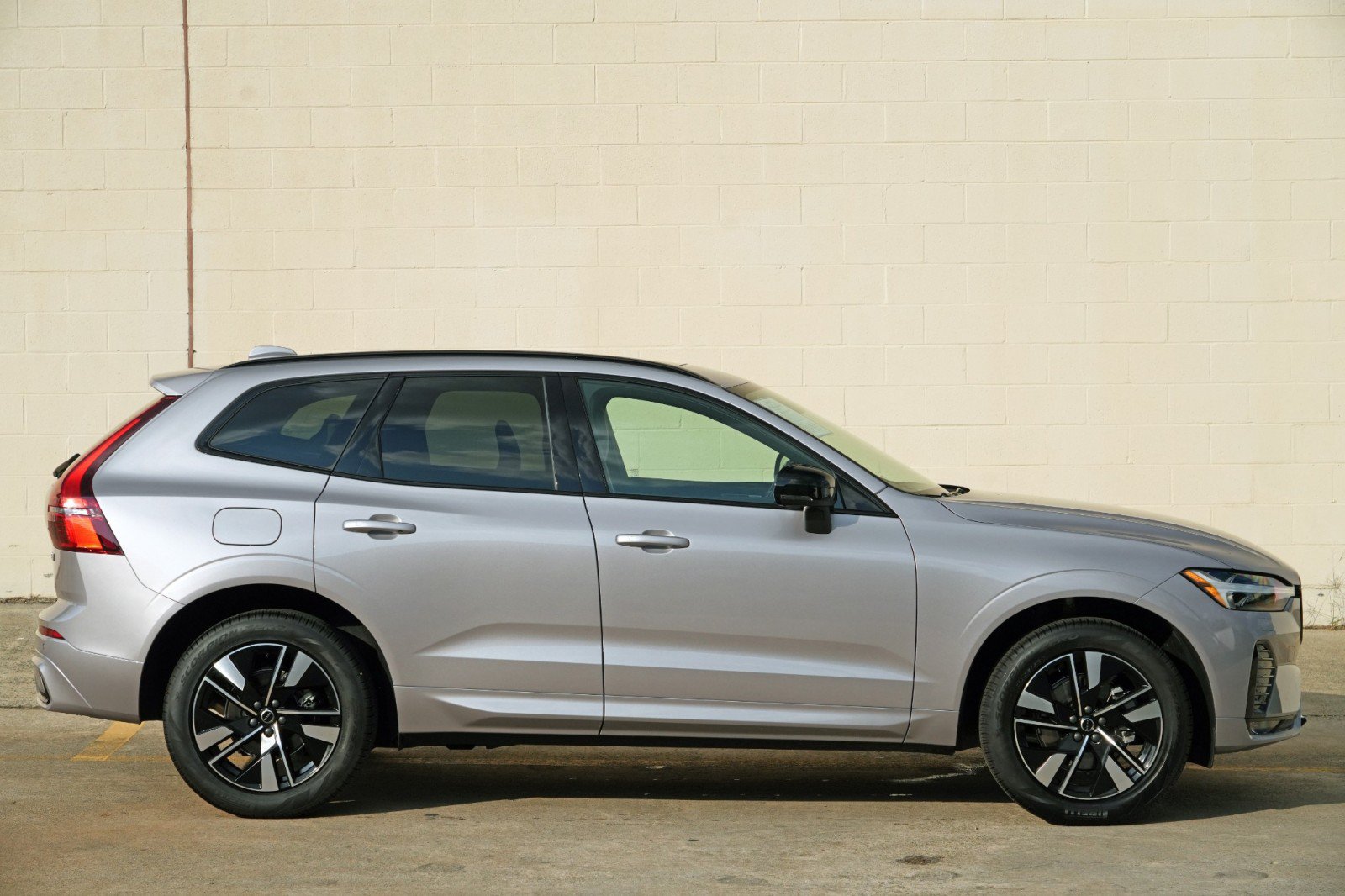 Used 2026 Volvo XC60 B5 Core w/ Climate Package AWD/4WD image 55