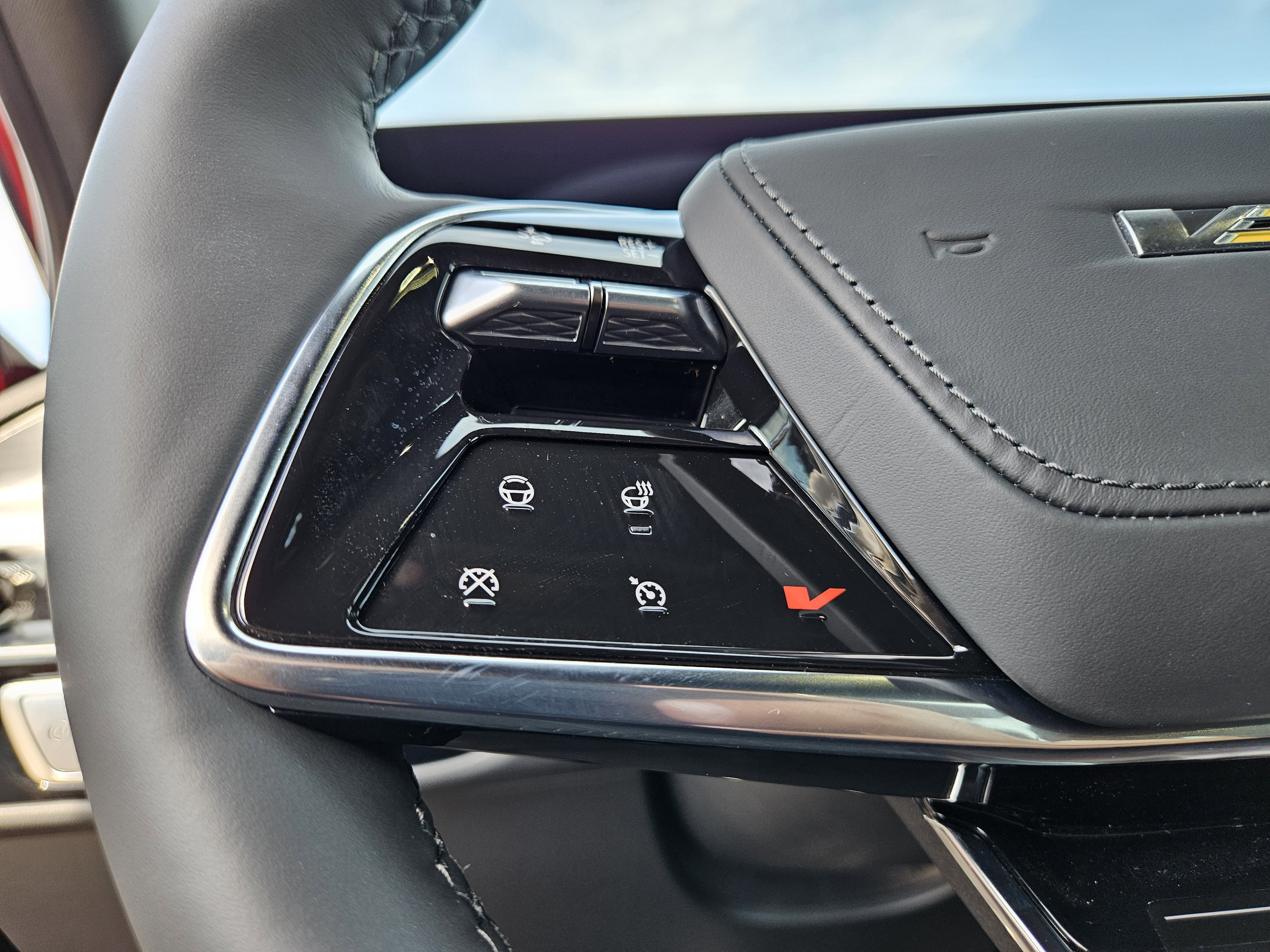 New 2026 Cadillac Lyriq V image 31