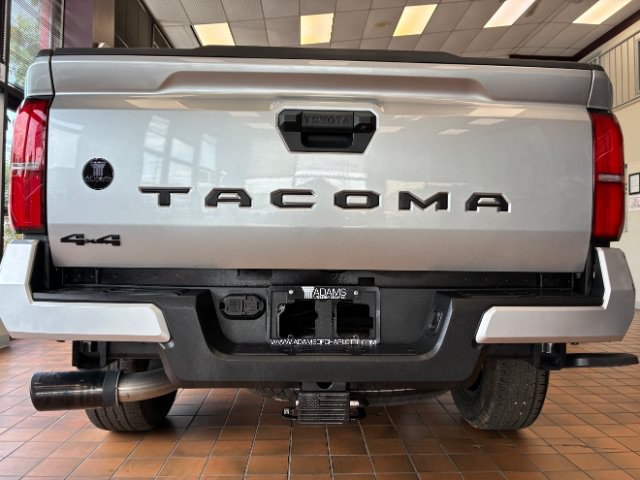 Used 2024 Toyota Tacoma TRD Sport AWD/4WD image 11
