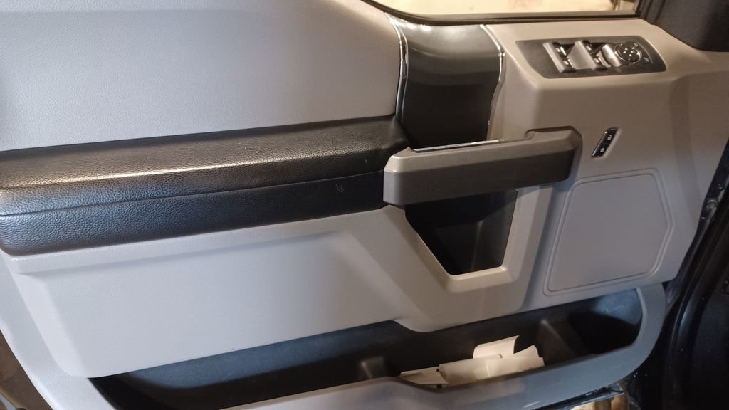 Used 2016 Ford F150 XLT w/ Equipment Group 301A Mid image 5