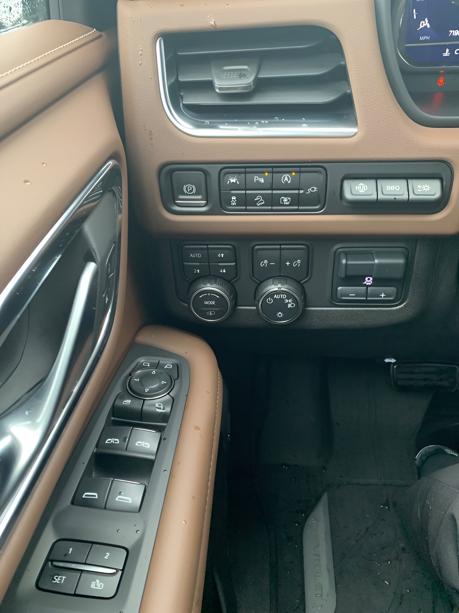 Used 2022 Chevrolet Tahoe High Country image 12