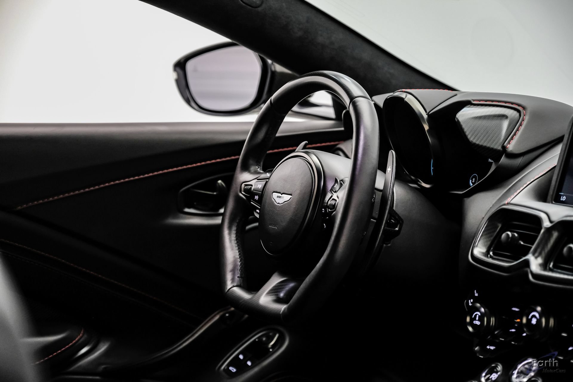 Used 2023 Aston Martin V12 Vantage RWD image 60