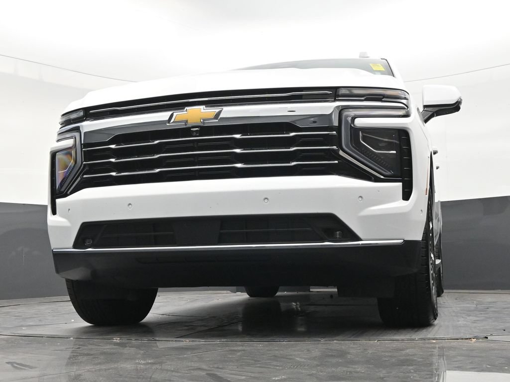 Used 2026 Chevrolet Suburban LT w/ Comfort Package RWD image 27