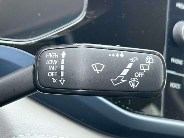 Used 2024 Volkswagen Taos SE FWD image 23