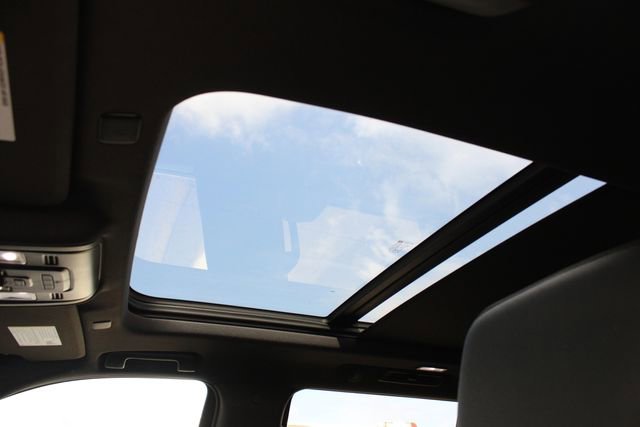 Used 2022 Chevrolet Tahoe Z71 w/ Off-Road Capability Package AWD/4WD image 4