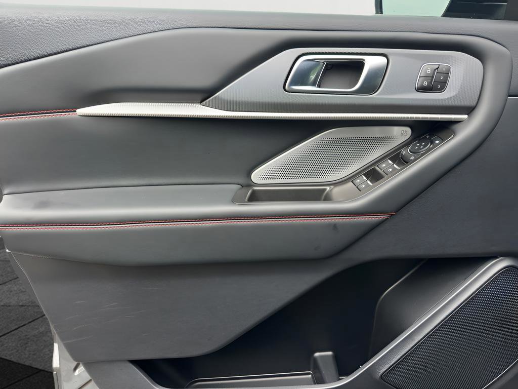 Used 2025 Ford Explorer ST AWD/4WD image 9
