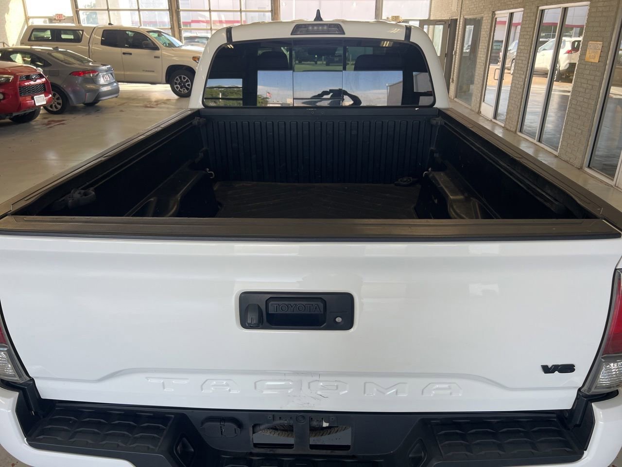 Used 2020 Toyota Tacoma TRD Sport AWD/4WD image 6
