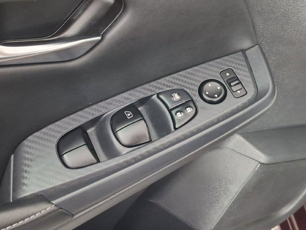 Used 2025 Nissan Sentra SV FWD image 14