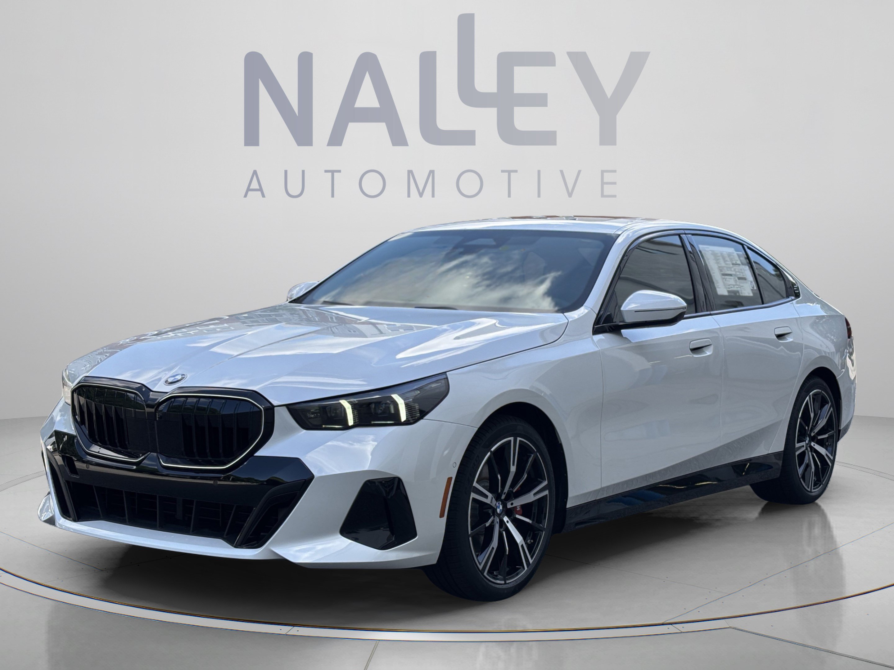Used 2027 BMW 530i w/ M Sport Package RWD image 1