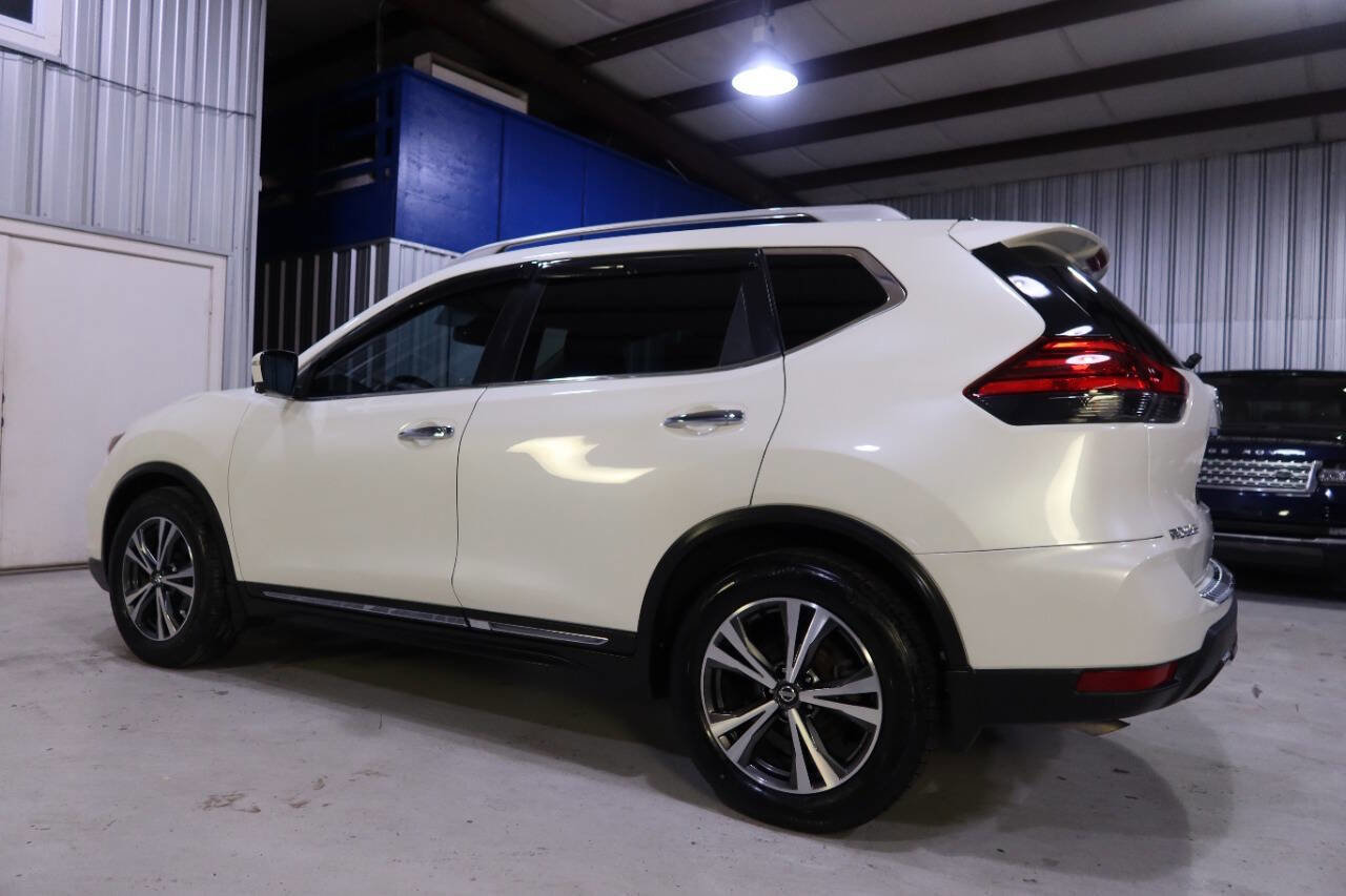 Used 2017 Nissan Rogue SL w/ SL Premium Package image 2