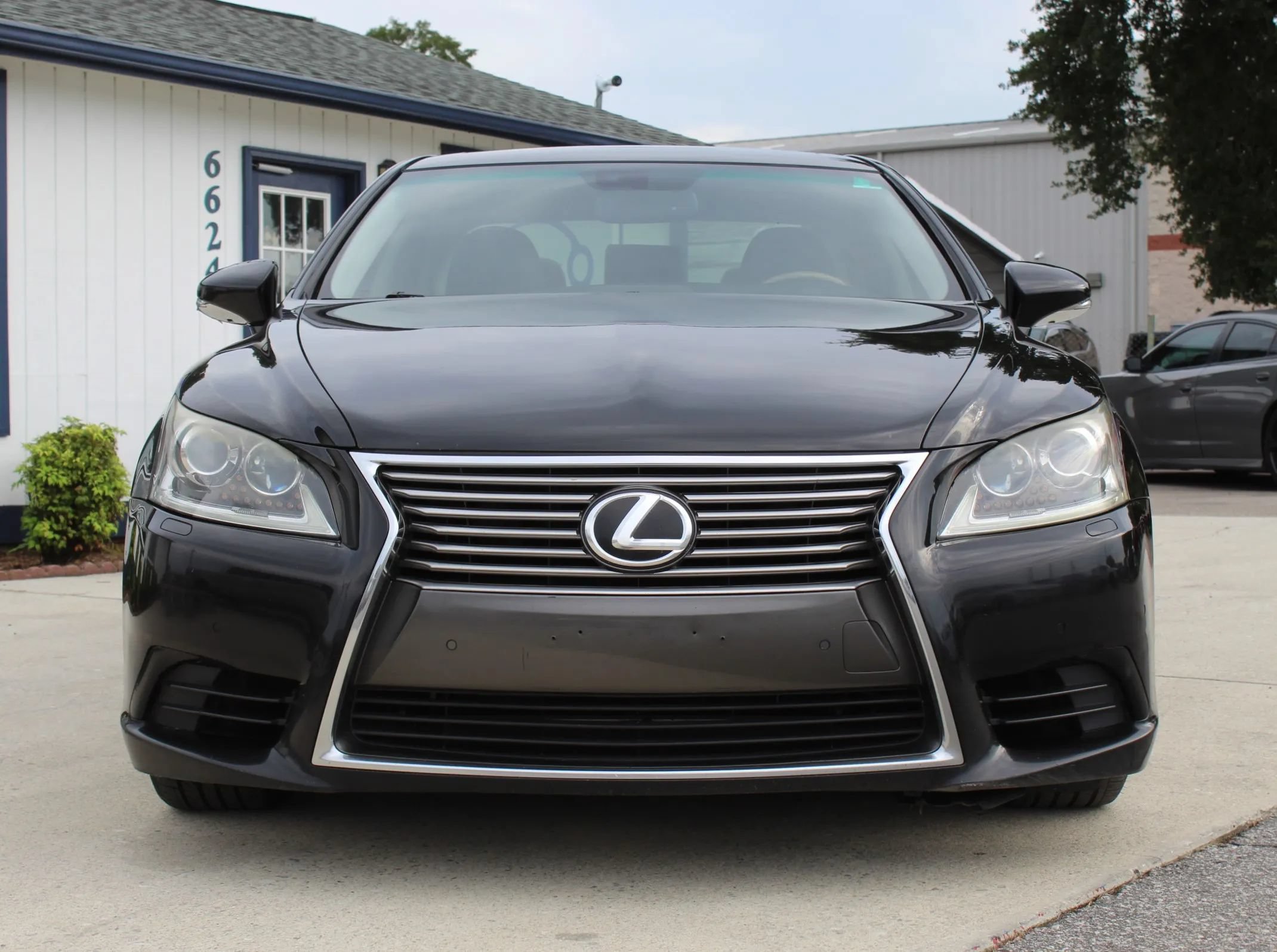 Used 2015 Lexus LS 460 AWD w/ Comfort Package image 8