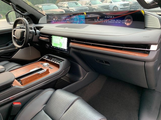 New 2027 Lincoln Navigator Black Label AWD/4WD image 12