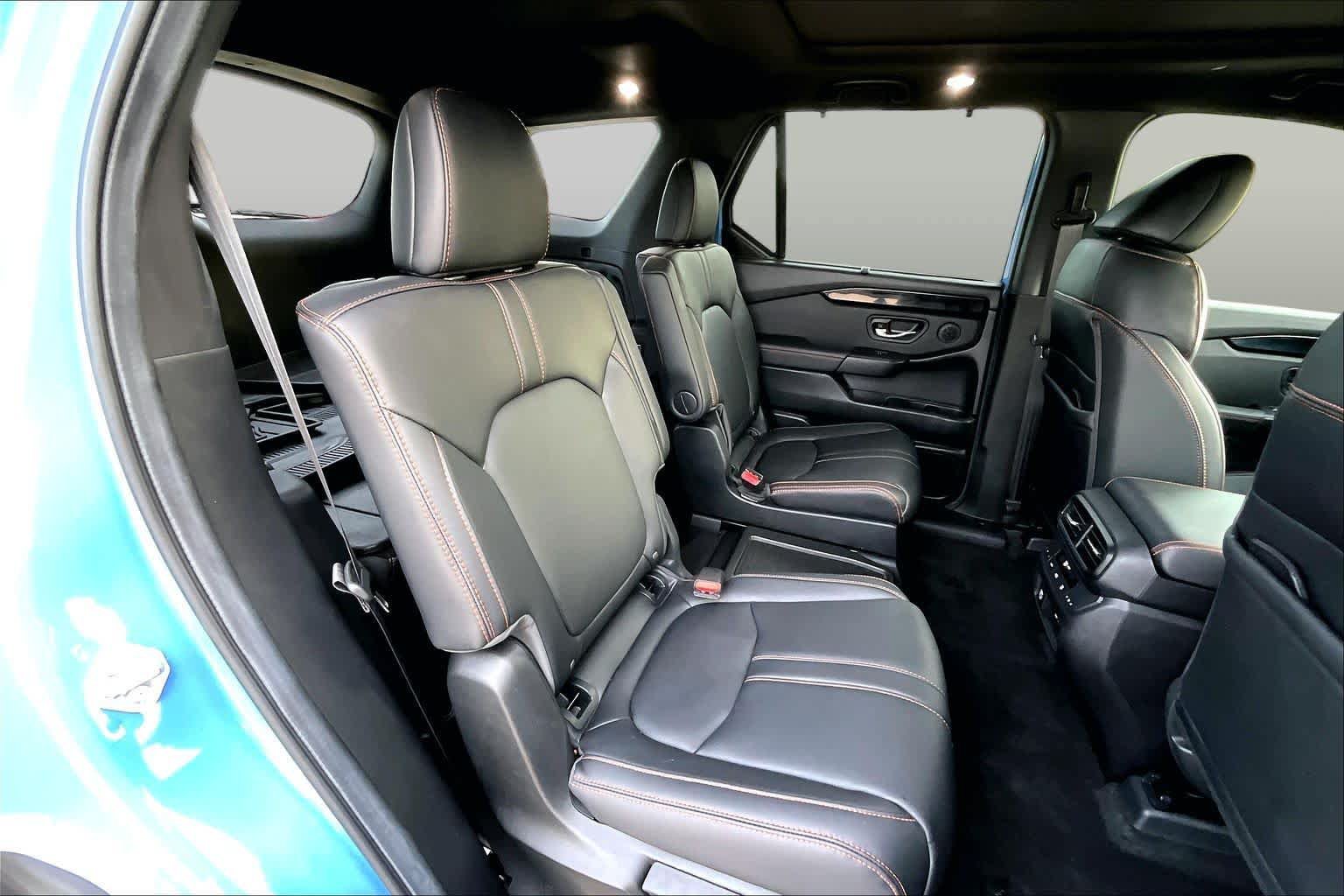 Used 2025 Honda Pilot TrailSport image 19