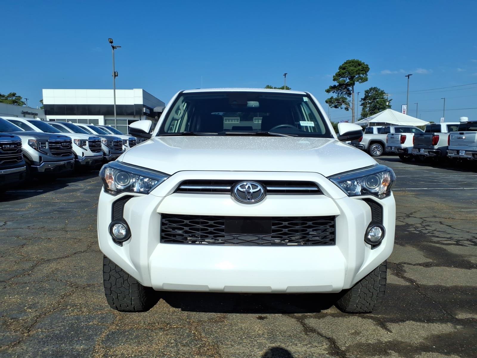 Used 2020 Toyota 4Runner SR5 AWD/4WD image 2