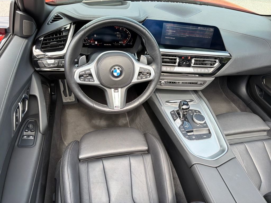 Used 2024 BMW Z4 M40i w/ Premium Package image 2