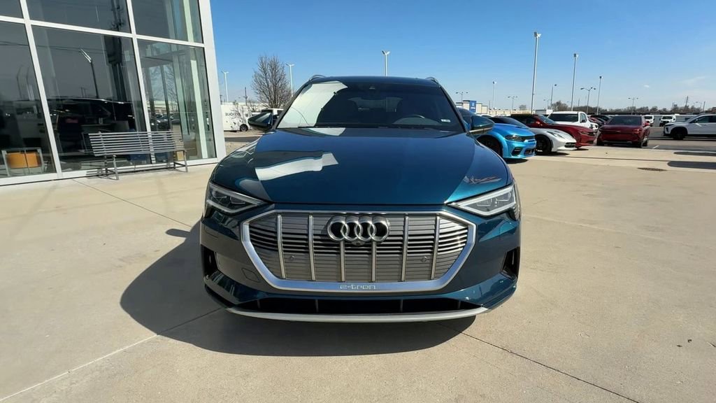 Used 2019 Audi e-tron Premium Plus image 3
