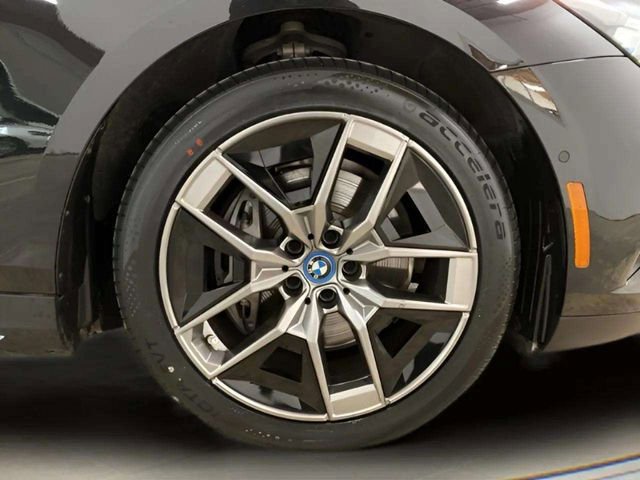 Used 2025 BMW i5 eDrive40i image 99