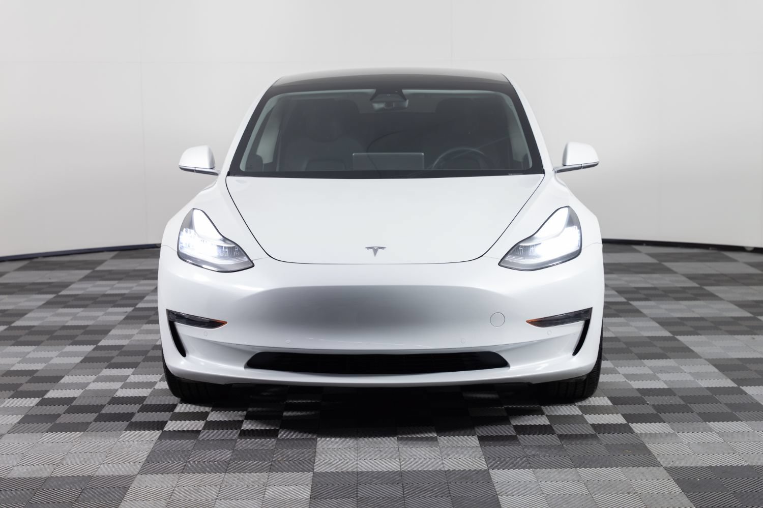 Used 2020 Tesla Model 3 Standard Range Plus RWD image 11