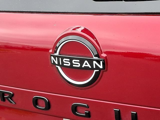 Used 2026 Nissan Rogue Dark Armor FWD image 31