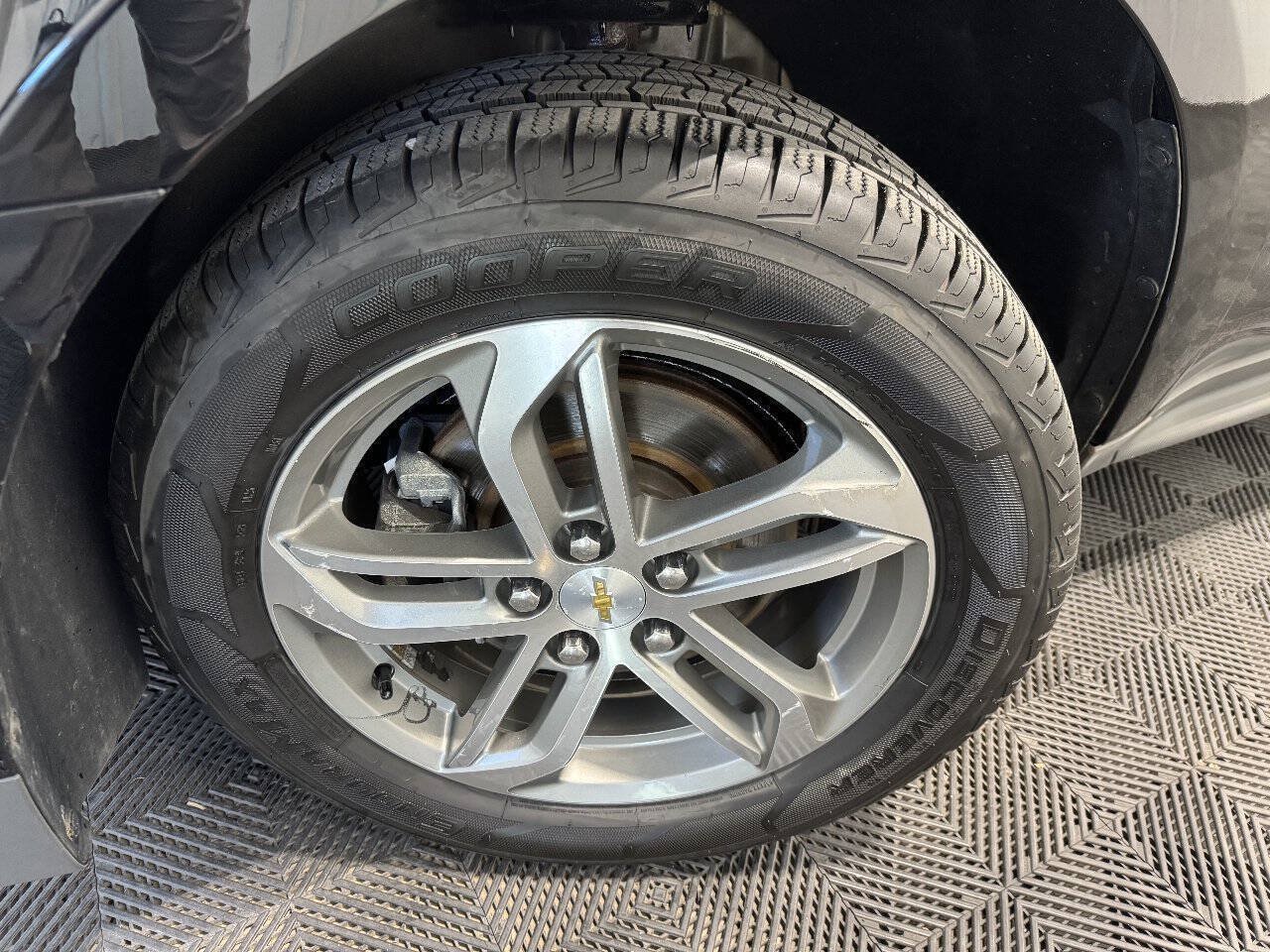 Used 2016 Chevrolet Equinox LTZ w/ Enhanced Convenience Package AWD/4WD image 39
