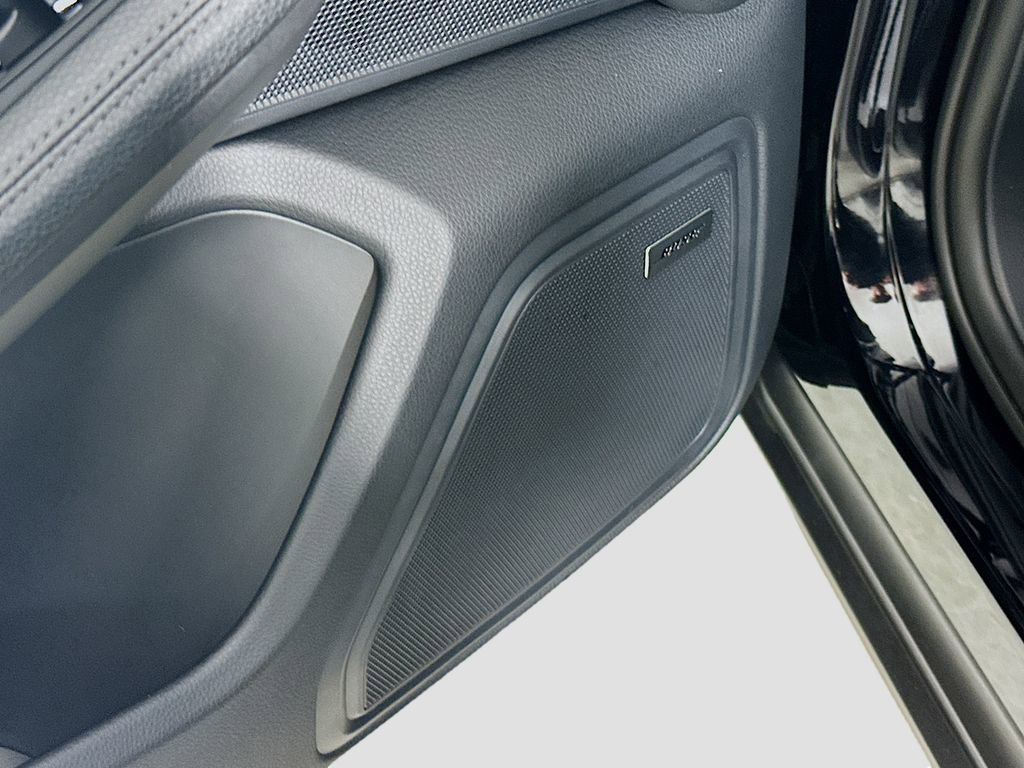 Certified 2024 Porsche Macan image 21