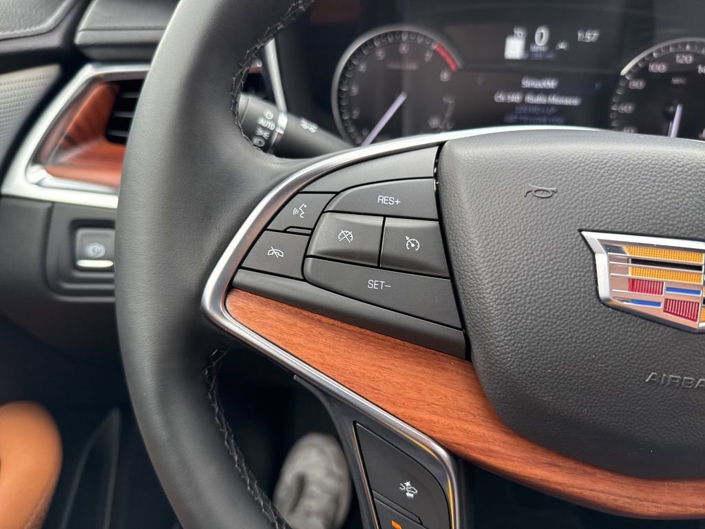 Used 2025 Cadillac XT5 Premium Luxury image 18