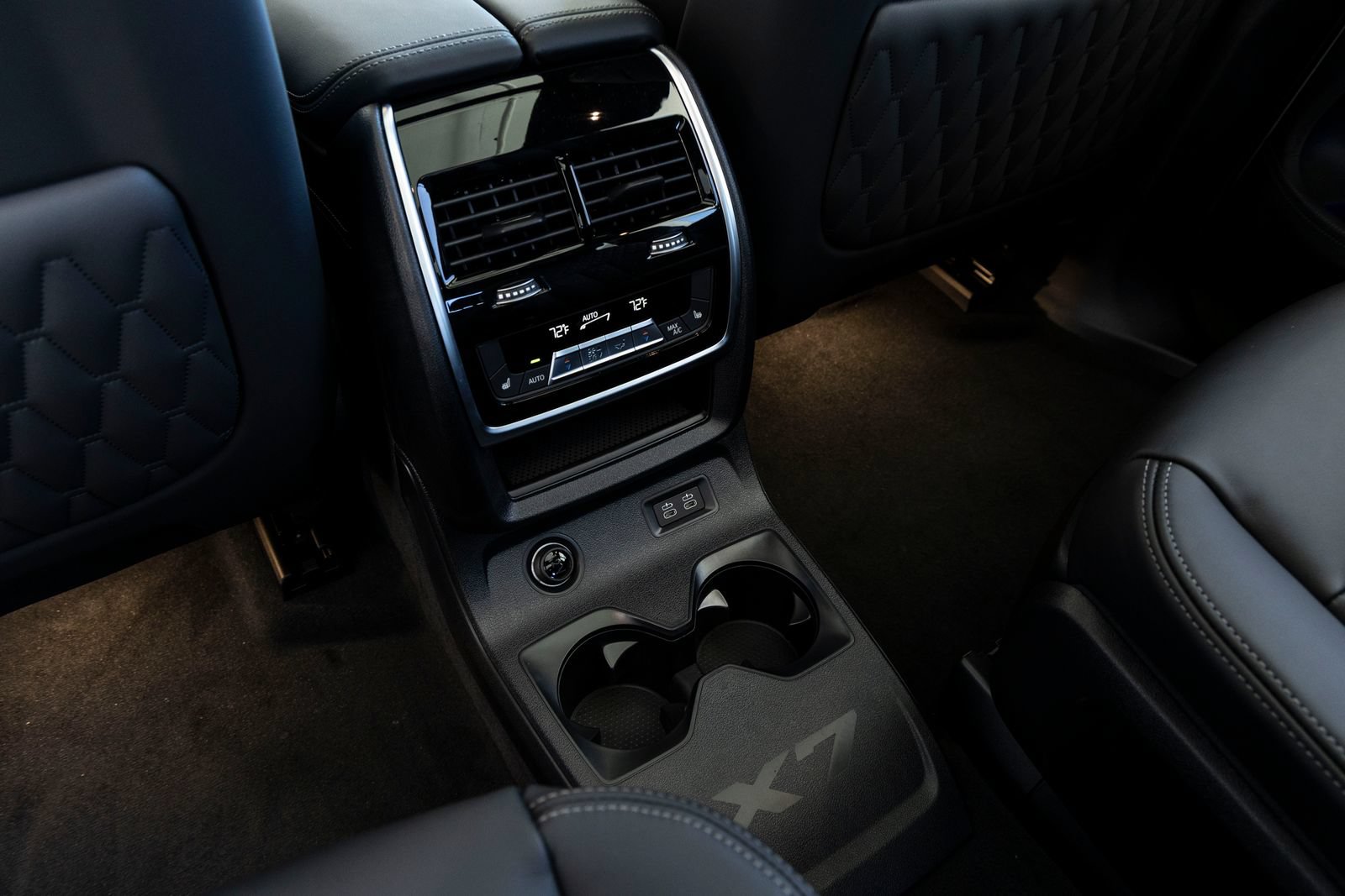 New 2026 BMW ALPINA XB7 AWD/4WD image 30