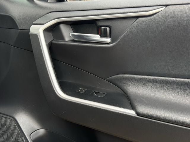 Used 2021 Toyota RAV4 XLE Premium FWD image 29