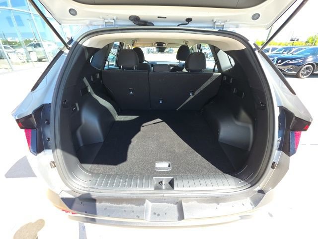 Used 2024 Hyundai Tucson SE image 24