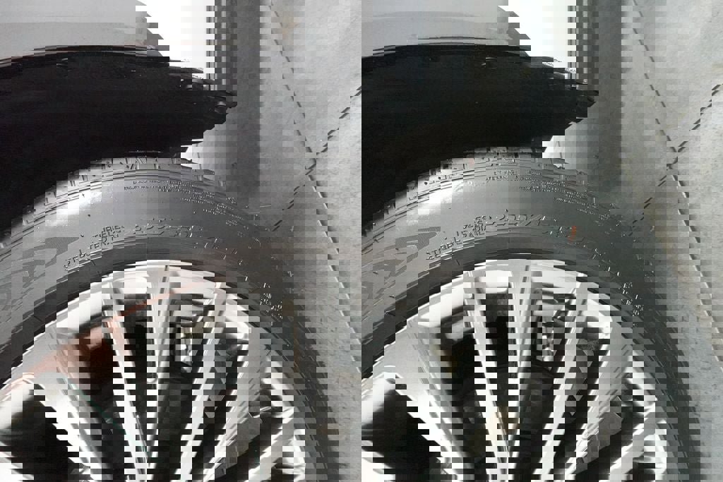 Used 2024 Lexus RZ 450e Premium w/ Cold Area Package image 33