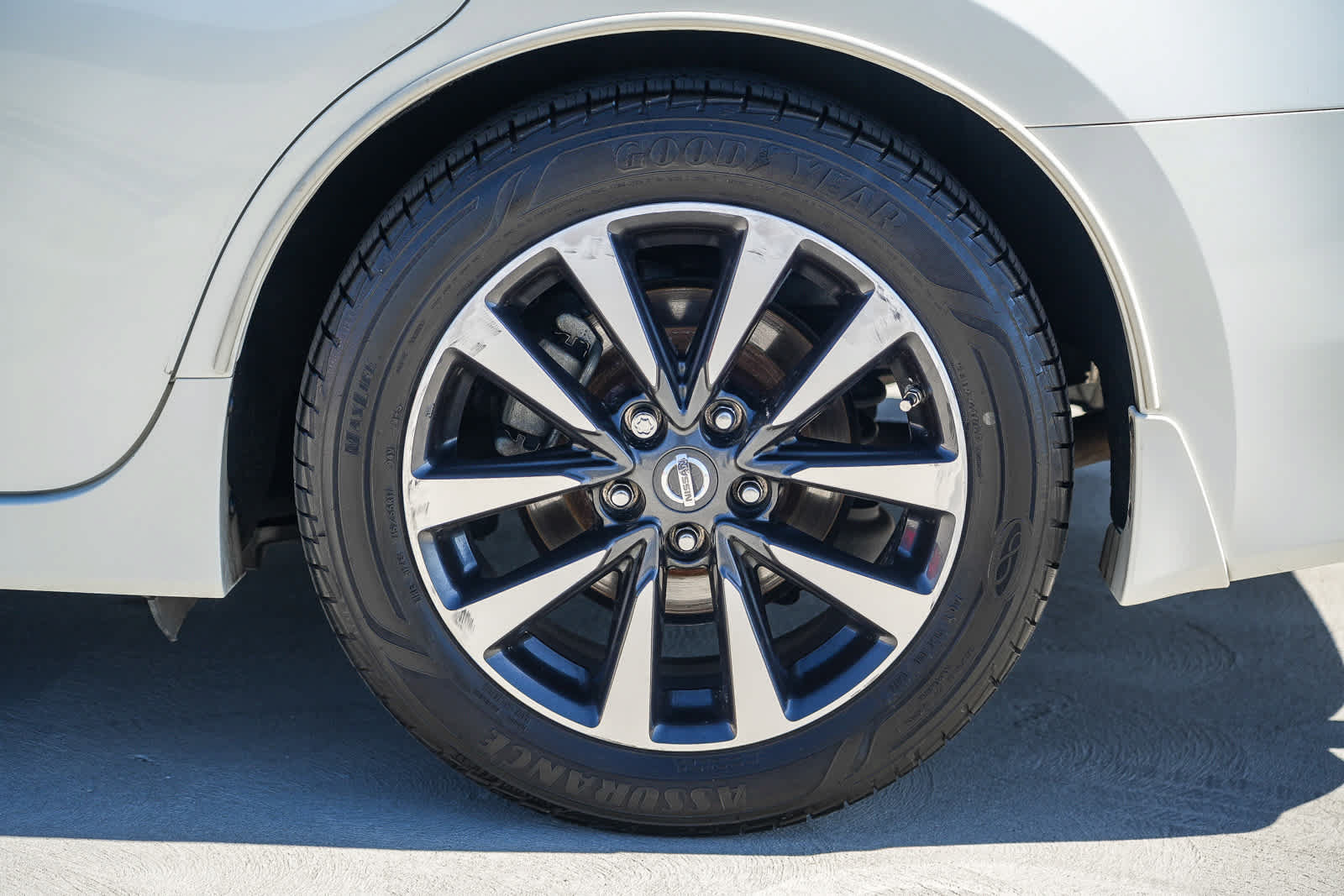 Used 2016 Nissan Altima 2.5 SV w/ Convenience Package FWD image 10