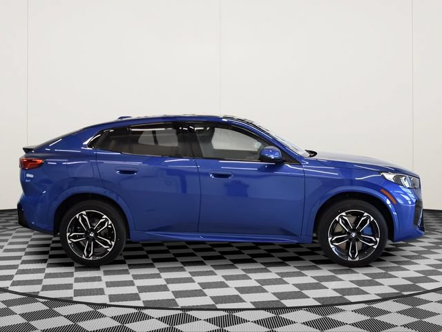 New 2026 BMW X2 xDrive28i w/ M Sport Package AWD/4WD image 2