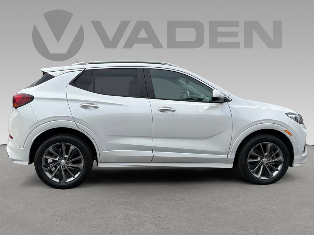 Used 2022 Buick Encore GX Select w/ Sport Touring Package image 3