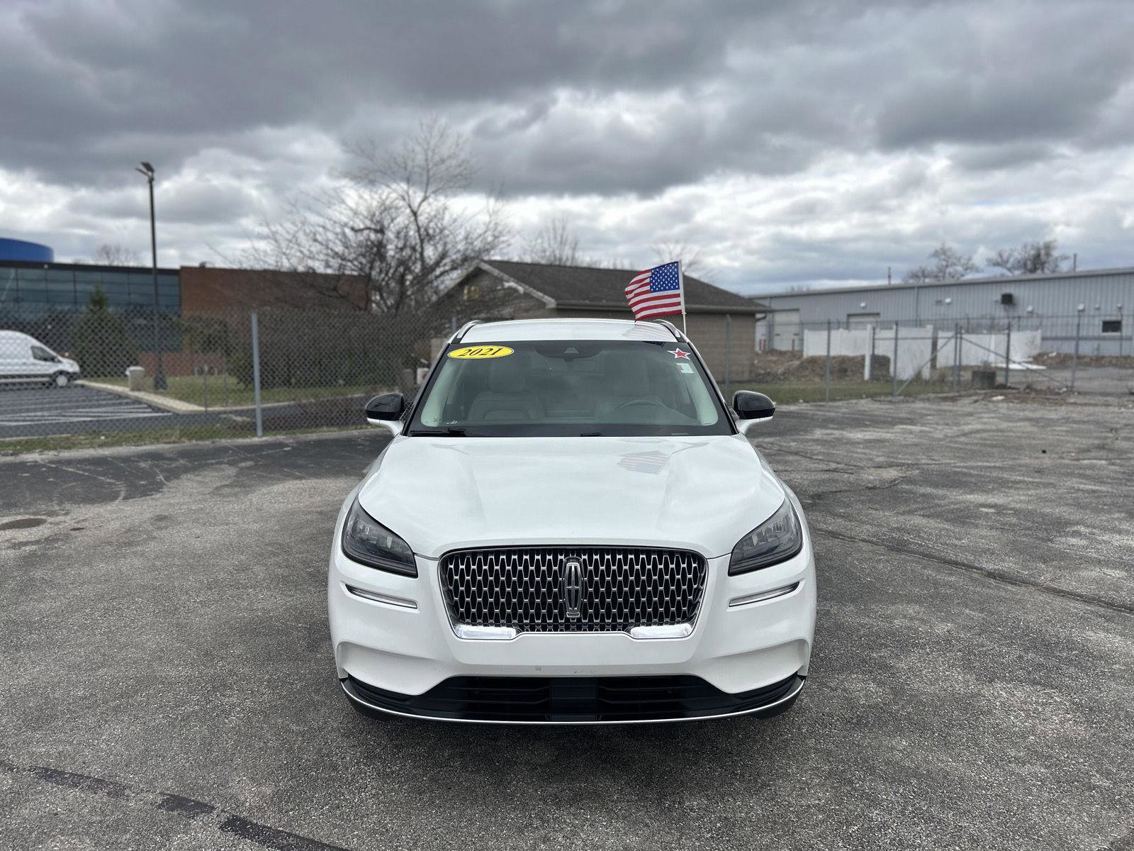 Used 2021 Lincoln Corsair FWD image 2