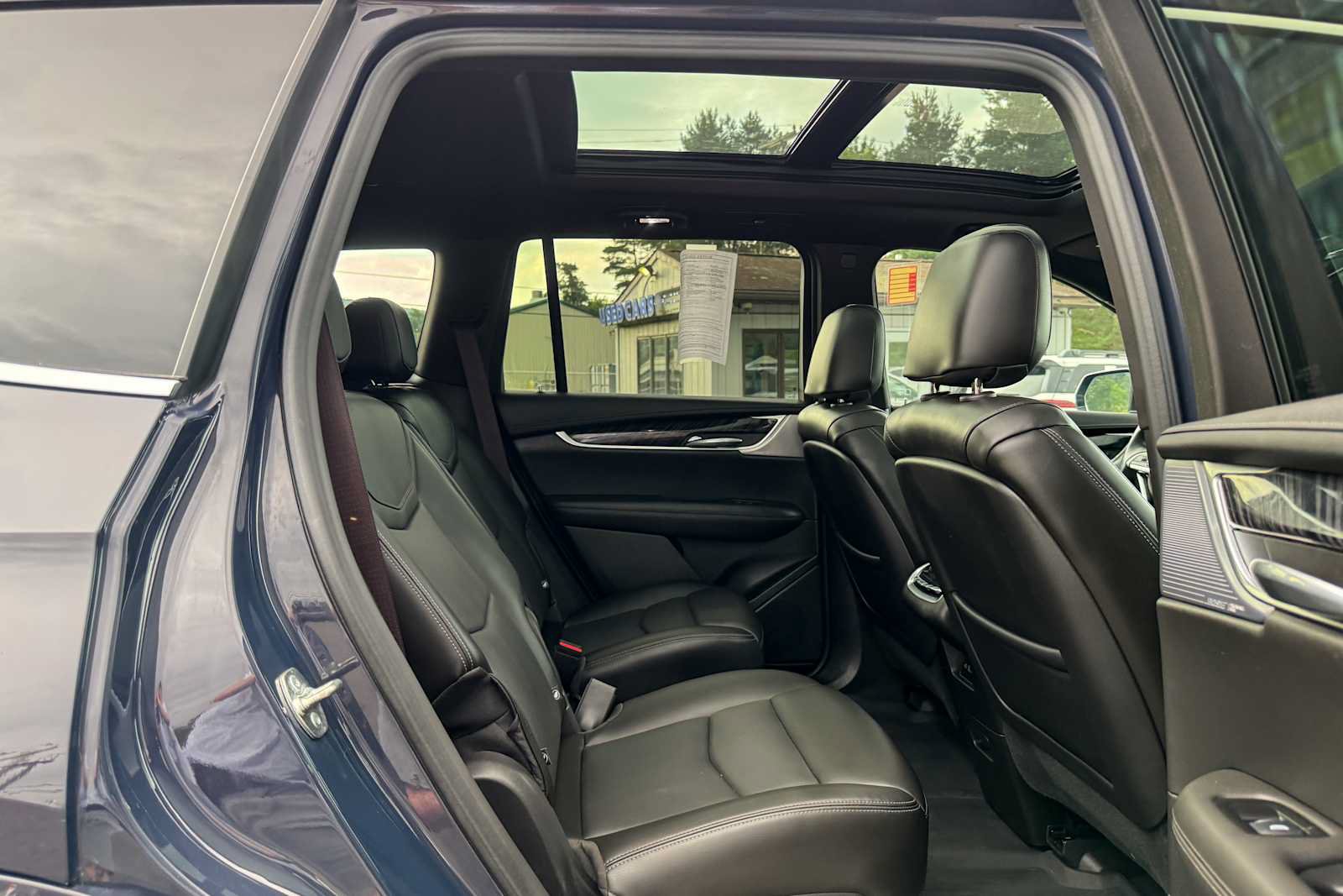 Used 2025 Cadillac XT6 Premium Luxury AWD/4WD image 11