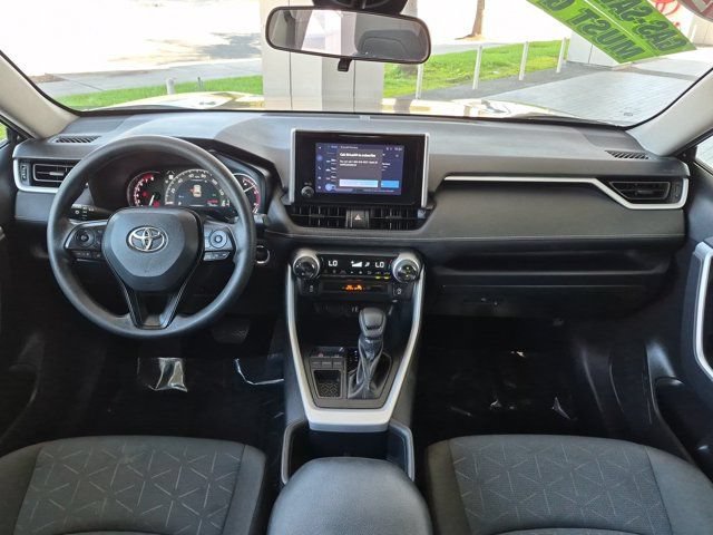 Used 2025 Toyota RAV4 XLE FWD image 15