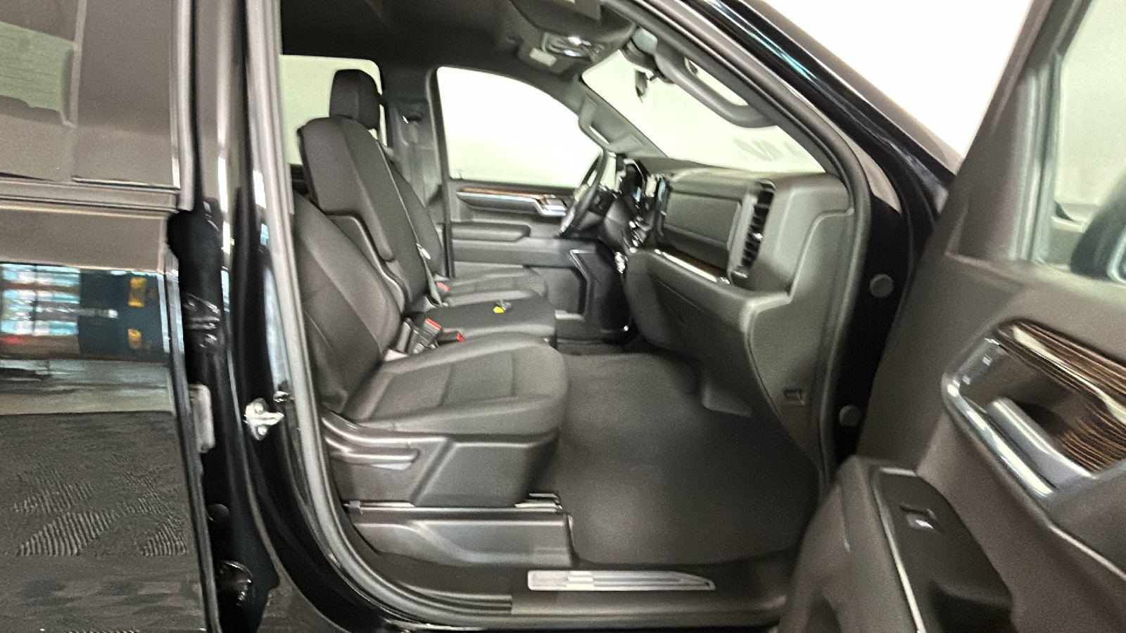 Used 2024 GMC Sierra 1500 Elevation w/ LPO, GMC Protection Package AWD/4WD image 36