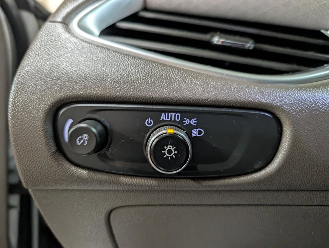 Used 2020 Chevrolet Malibu LT FWD image 27
