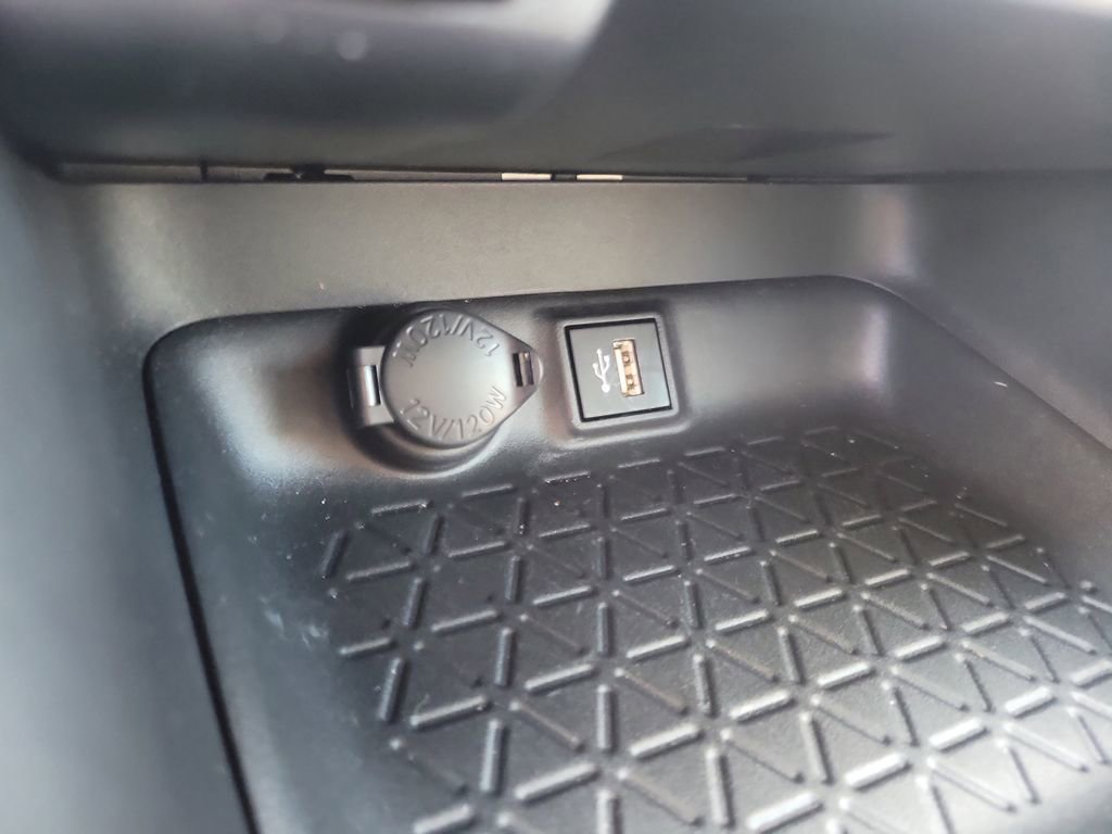 Used 2024 Toyota RAV4 LE image 21
