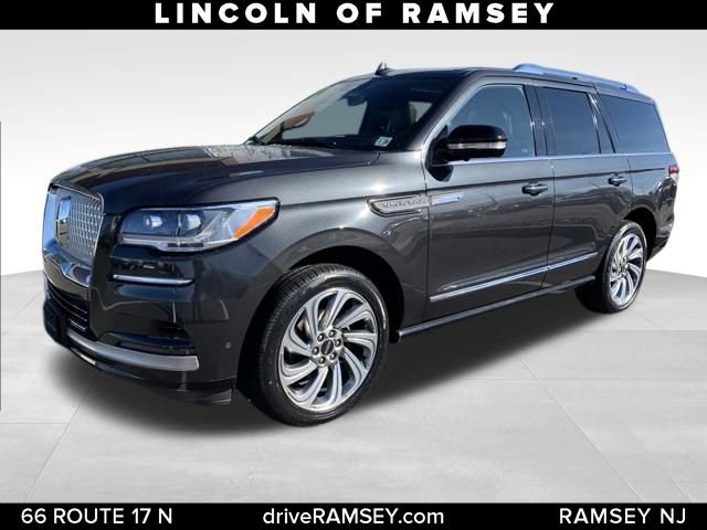 Used 2023 Lincoln Navigator Reserve AWD/4WD image 1