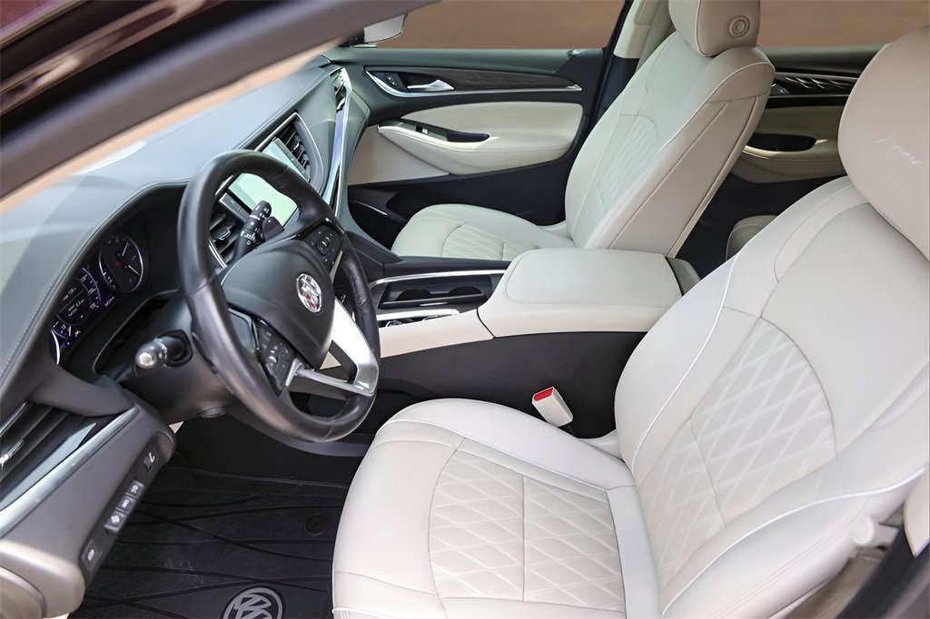 Used 2022 Buick Enclave Avenir w/ Avenir Technology Package image 9