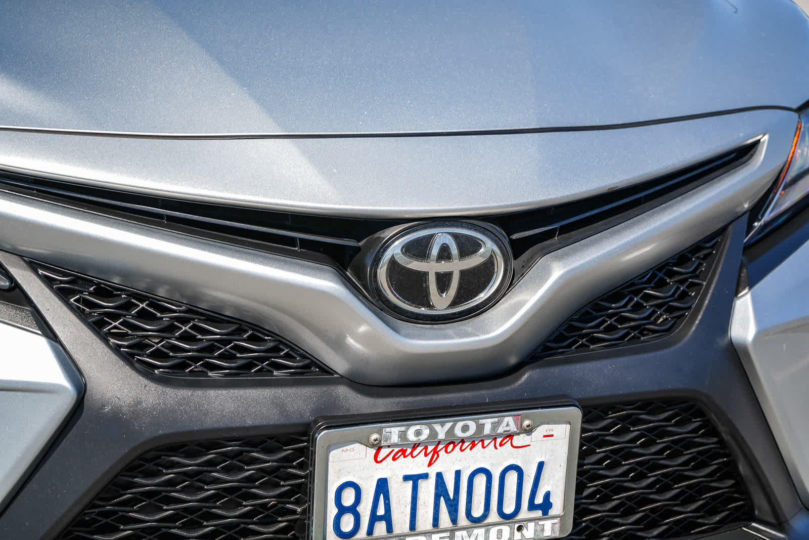 Used 2018 Toyota Camry SE FWD image 6
