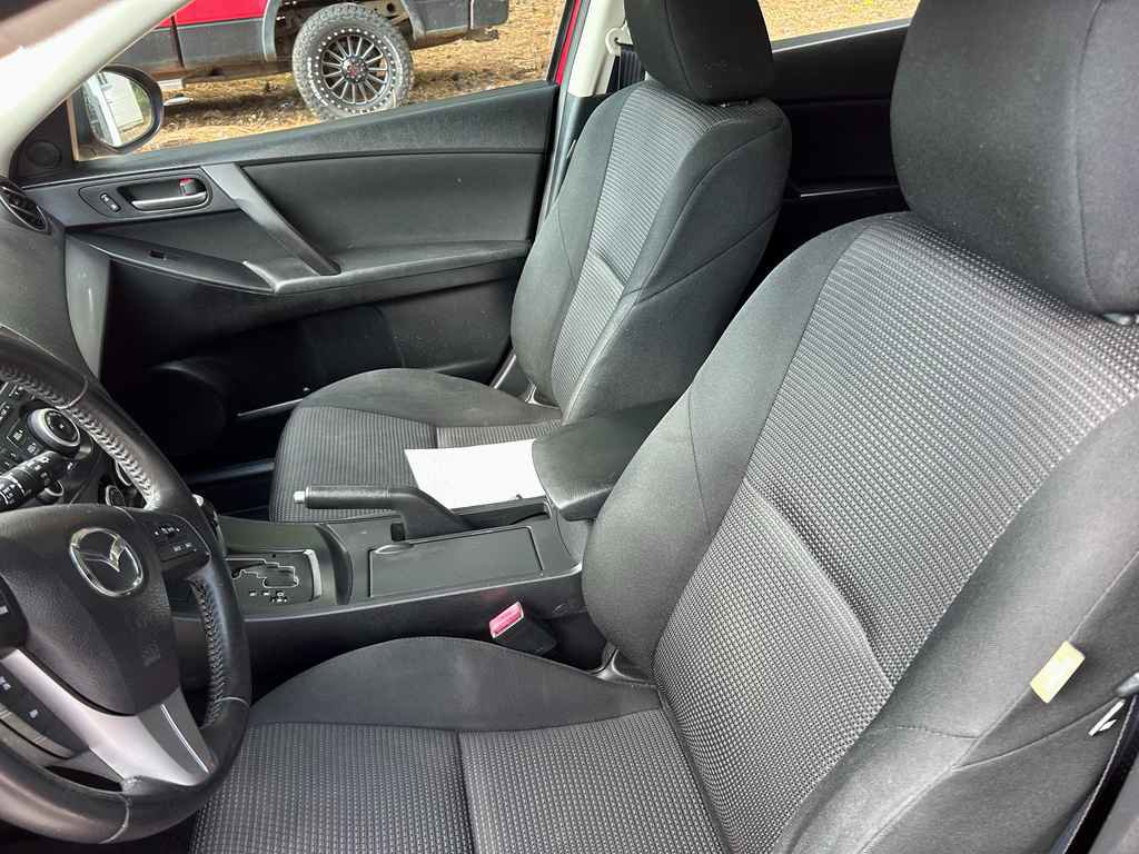 Used 2013 MAZDA MAZDA3 i Touring image 9