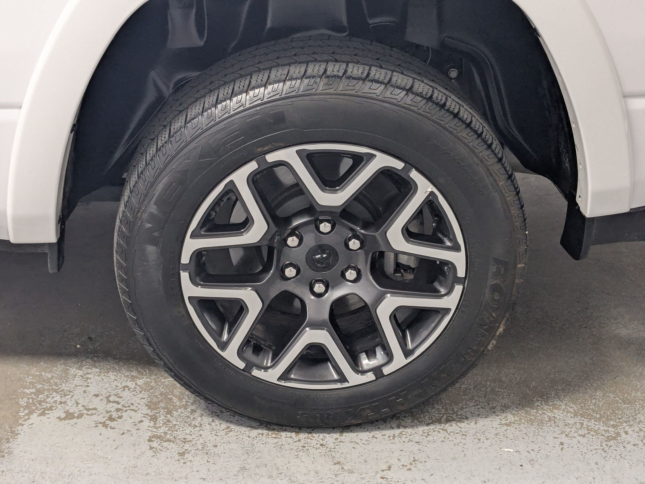 Used 2025 RAM 1500 Laramie AWD/4WD image 25